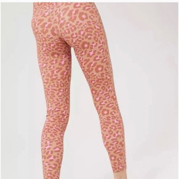 OFFLINE BY AERIE Women’s Tan Pink Leopard Print 7/8 High-Rise Legging Size XL - Picture 2 of 7